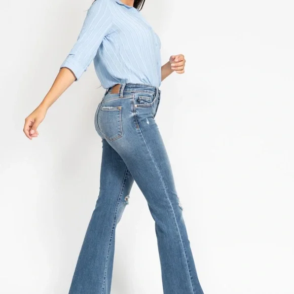 JUDY BLUE NWT
Indie Mid Rise Flare Jeans-Button Fly - Picture 4 of 8